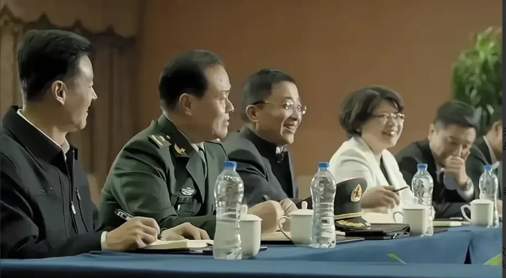 身中三枪意味着什么？可能只有祁同伟和这位戎装常委知道，就连祁同伟的亲老师高育良都