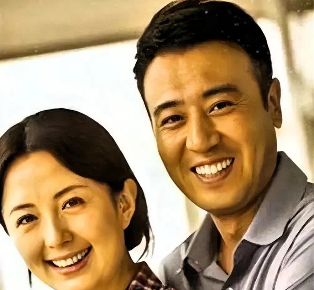 原来她是于和伟背后的旺家贤妻

家人们，今天来聊聊于和伟的贤妻宋林静。
娱