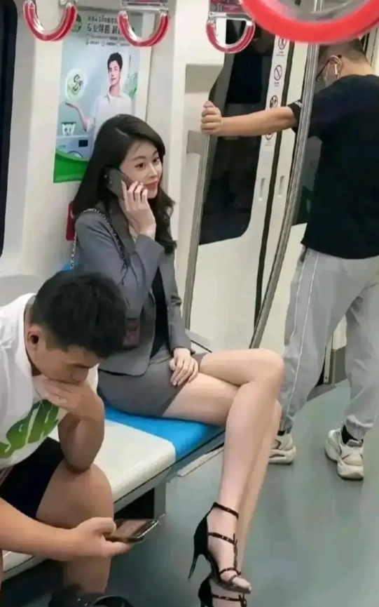 怎么忍得住一直玩手机的?