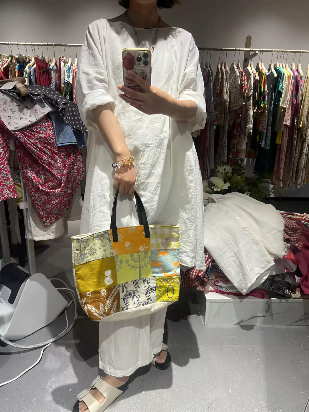 我35岁，身材有身材，样貌有样貌，不知道以后便宜了哪个男人！
