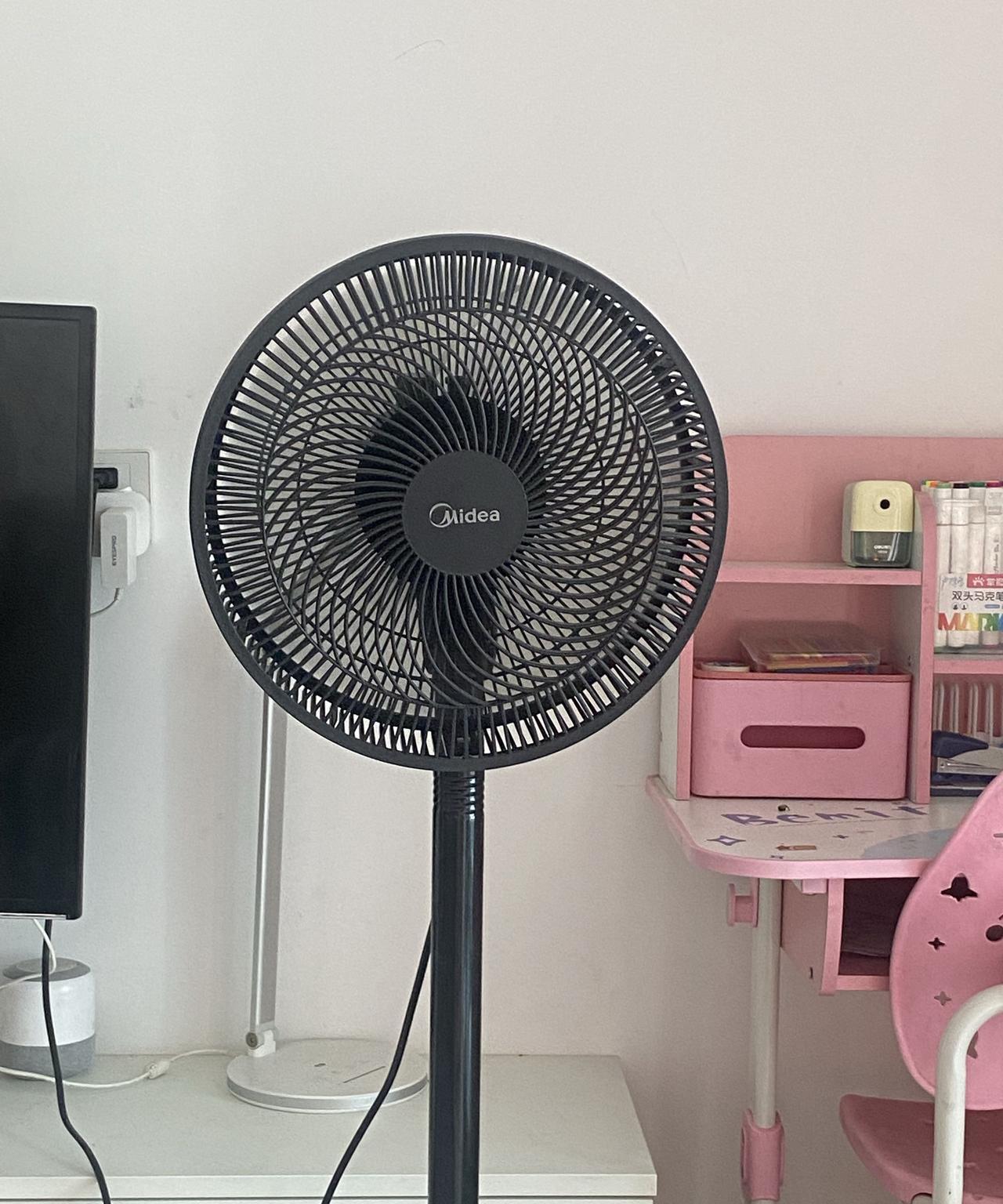 失业后的第一天，今天是星期六，如果在平时来说，我应该是很安心的在家里躺平的。
但