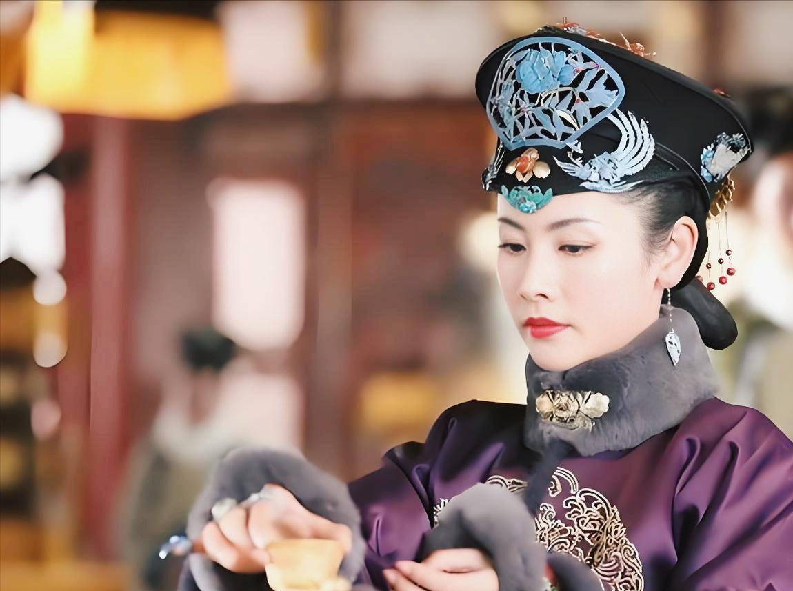 林丹汗死后，他的妻子苏泰将蒙古大汗的玉玺献给了皇太极。大贝勒代善对皇太极说：“把