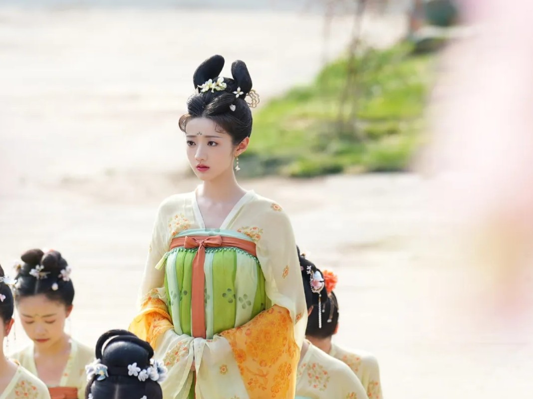 BE美学引爆《盛世天下》媚娘篇，互动玩法与多平台联动实现破圈。女主黄羿惊艳诠释从