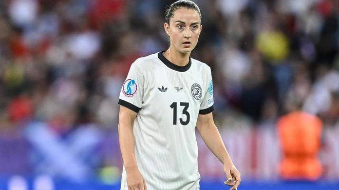 1-0，邦马蒂惊艳一击，西班牙女足淘汰女足欧洲杯8冠王，晋级决赛