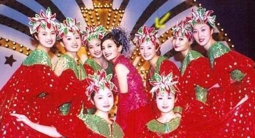 演员孙俪说，我曾经在《情深深雨濛濛》里做过“依萍”的伴舞，不过演出前我们一帮姐妹