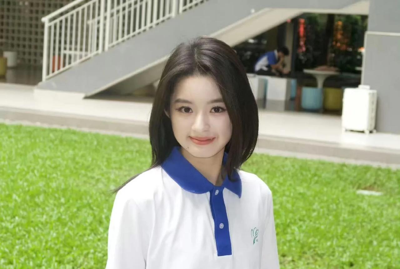 那尔那茜被退货，为什么黄杨钿甜没事，不是因为黄杨钿甜背后资本更牛。
看两张通报就