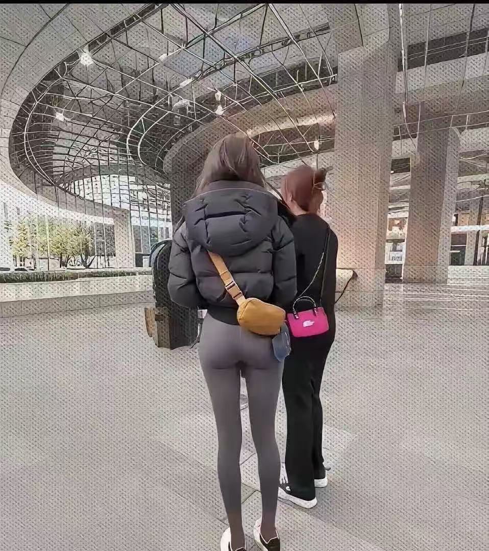 鉴定一下，这是加垫的提臀裤吧？