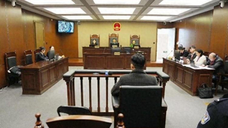 1.2元胶水卖150元！上海维修父子堵门要1.4万，独居老人被逼付钱后发现更糟