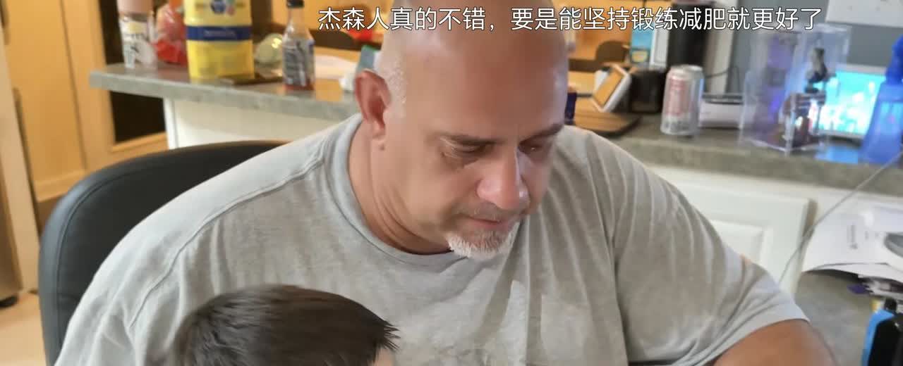共患难却不能同富贵：河南A妈美国老公的前妻原来是女版陈世美
杰森的故事展现了他