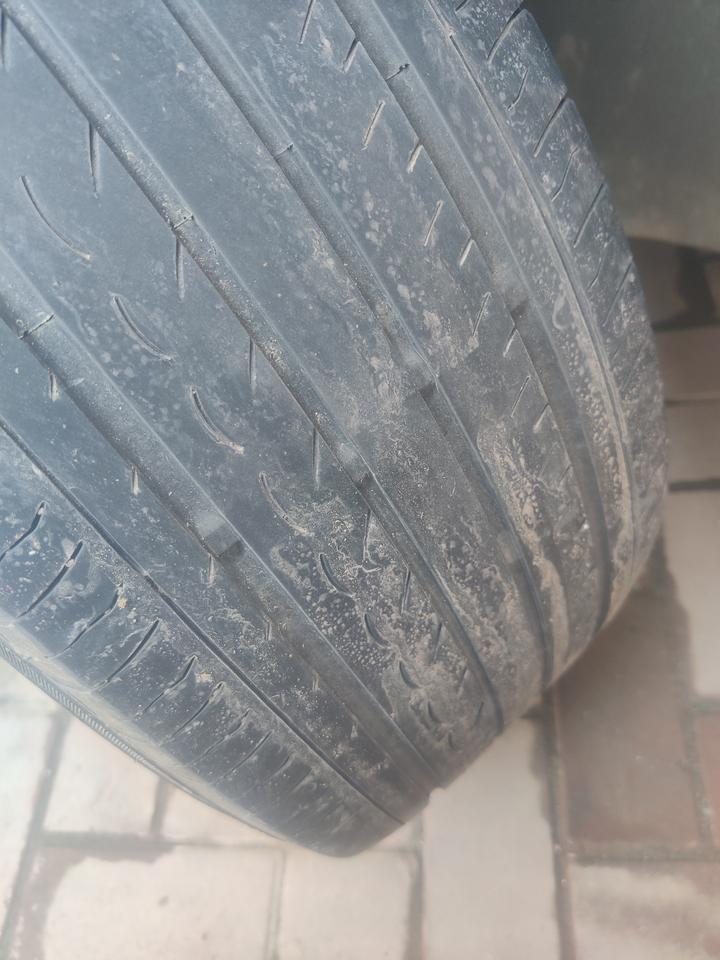 跑3.5万公里，一年多轮胎这样了