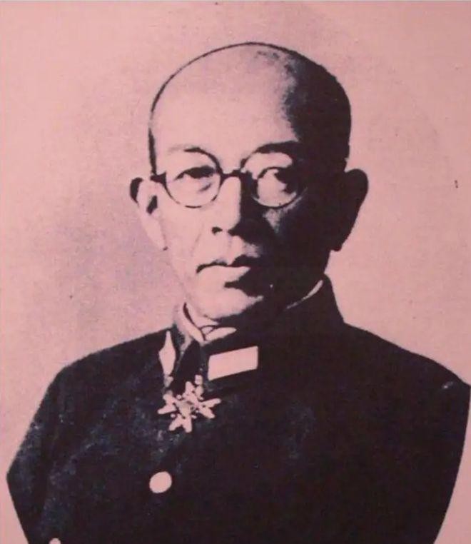 1939年，日军少将中村正雄被击中腹部，身受重伤，军医为了取出子弹，只能切开他的