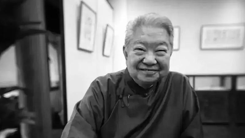 1993年，黄家驹在日本摔伤去世，蔡澜前往为他操办葬礼，记者问蔡澜：“你与黄家驹