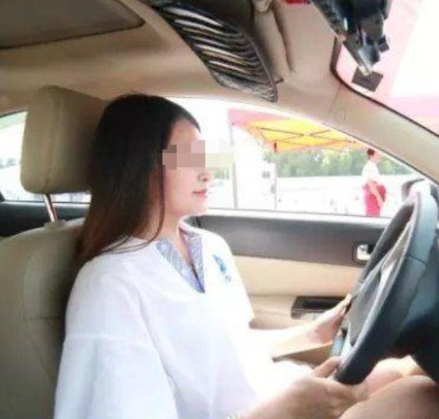 （来源：广东省高级人民法院）
女子蔡某一直渴望能考取驾照，方便自己日常出行。于是