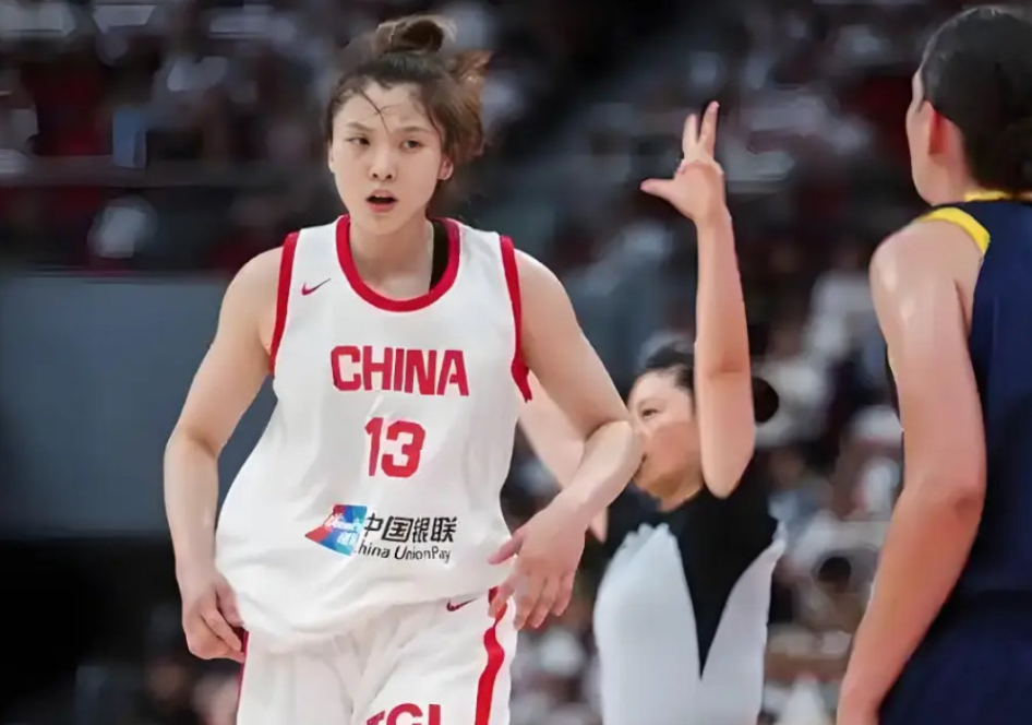 又美又能打！中国女篮锋线悍将，翟若云15分钟砍11分

中国女篮继续PK日本女篮