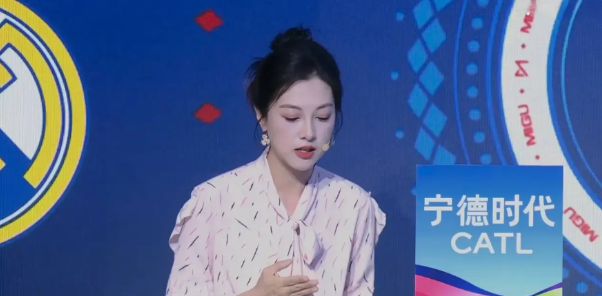 咪咕和爱奇艺的足球版权斗法，球迷遭殃！两家今年的竞争，彻底白热化，爱奇艺手握欧冠