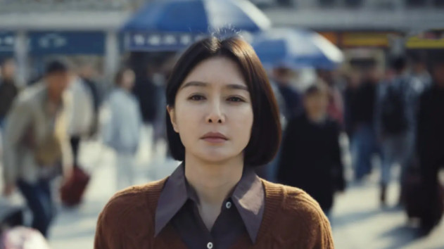 黎小莲就像是一只潜伏在暗处的黄雀，等待着最佳时机！