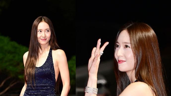 郑秀晶真的是“尤物身材”！无袖黑色丝绒长裙腰细腿长，迷死个人