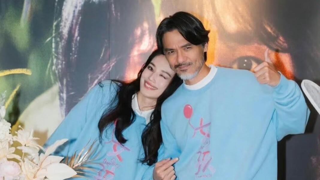 舒淇冯德伦同框一脸笑容！这才是内娱真夫妻，这波狗粮洒的真甜蜜