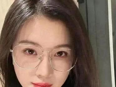 贵妇家中马桶出故障，维修工上门触动了贵妇