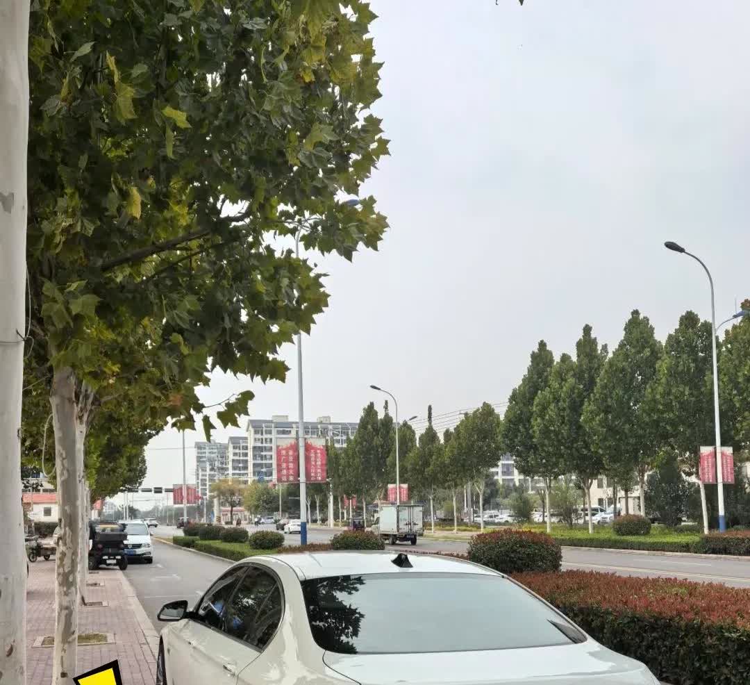 2014年我给婆婆家买的豪华版的车全下来花了50多W，平时我也不开，特别费油，才