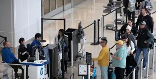 （美联社）——丹麦外交部已经改变了针对跨性别者前往美国的旅行警告，此前德国和芬兰