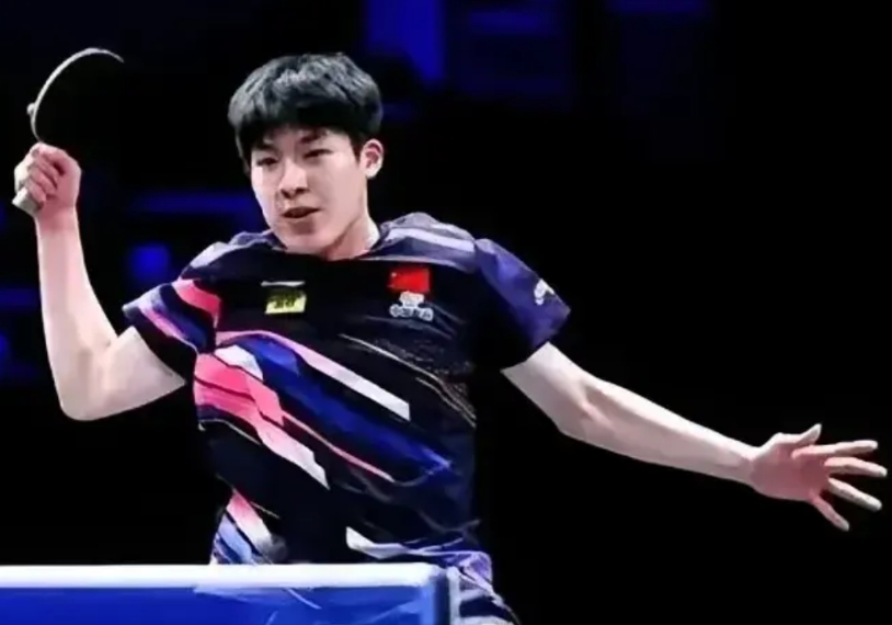 温瑞博3-0田中佑汰，小将出手非常沉稳，无谓失误很少。
第一局比分13-11，第