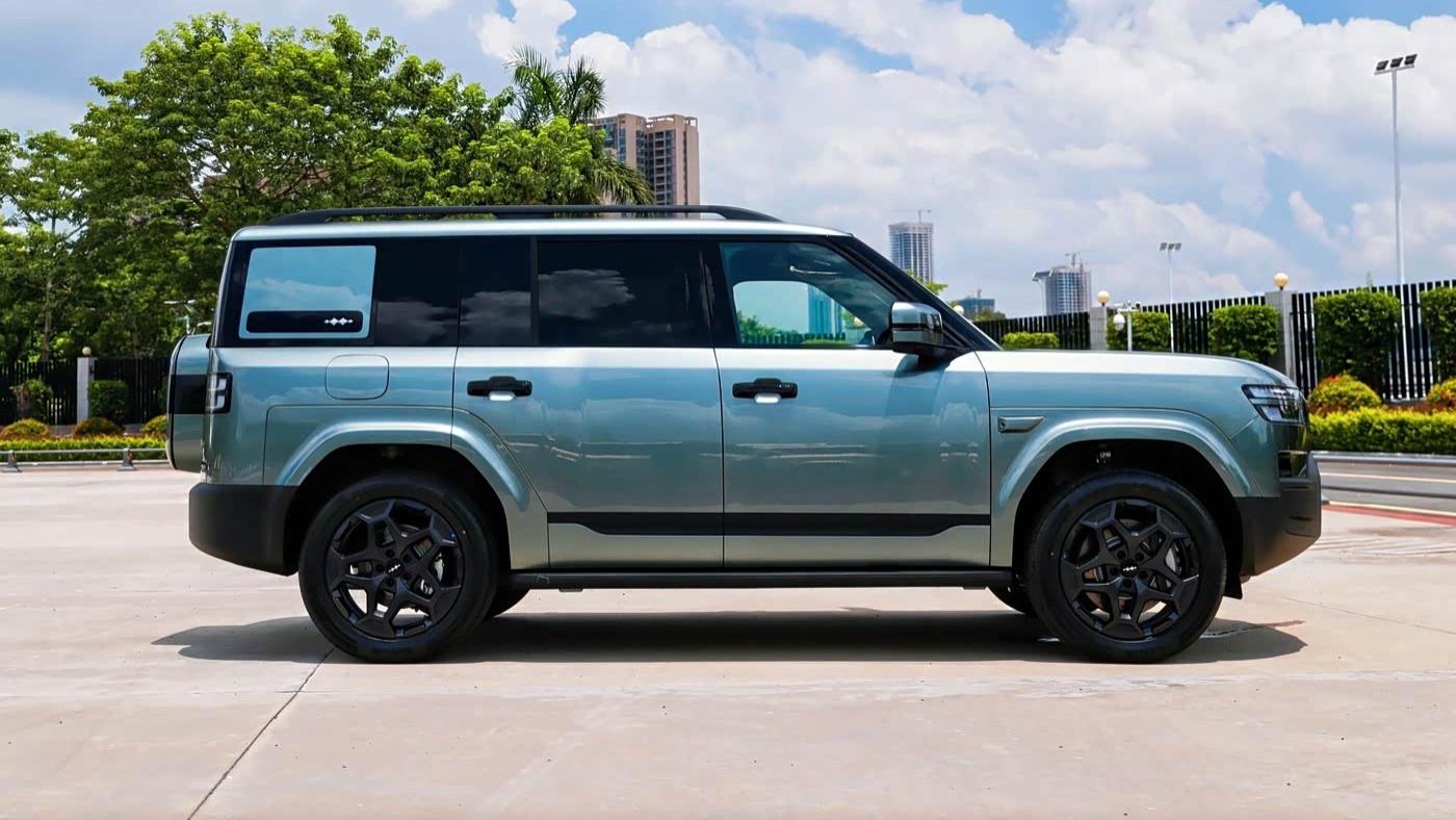 路虎卫士的“平替”车型，长近5米，造型霸气，提前锁定爆款？