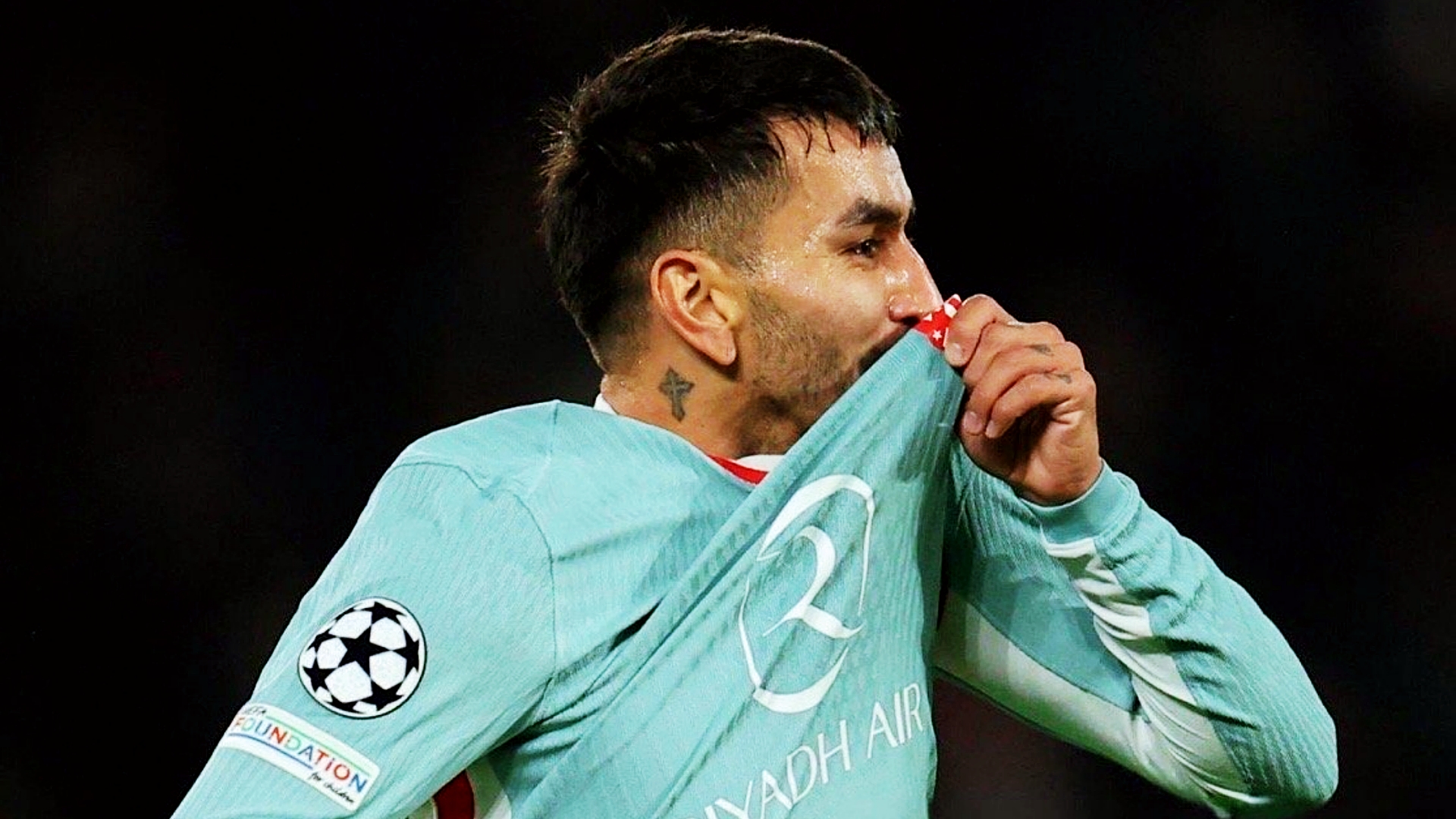 在马竞不敌赫塔菲的比赛中，安赫尔-科雷亚因蹬踏动作吃到红牌。
在染红后他对裁判破