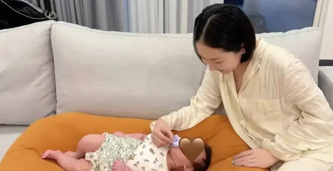 6月14日，郝劭文老婆林宁瑞在社交平台晒出二胎女儿近照。照片中的宝宝三个月大，已