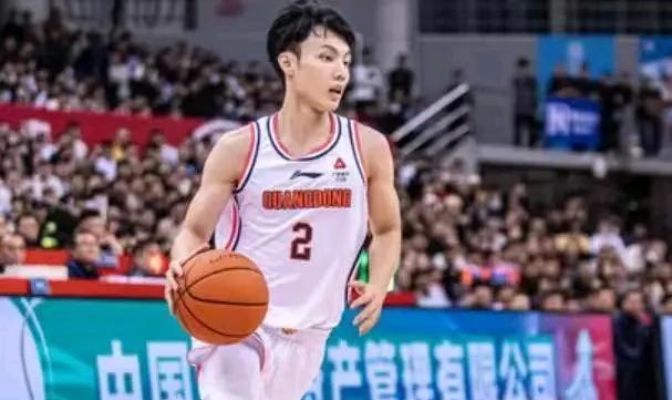 了不得的徐杰，就是一把万能钥匙，无所不能。
我这么评价徐杰，肯定会有人反对，也会