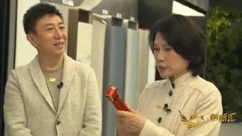 我是服了董明珠那种迷之自信的，昨天在她首家北京董明珠健康家开张时她不断介绍一款美