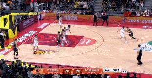 广东男篮主场87-88加时赛惨遭浙江男篮绝杀的比赛，最想说的就是三个人的三分球。