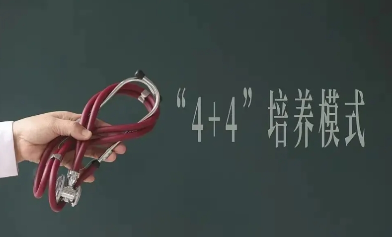 董小姐这个事情说实话压不住的！
说句不客气的话，这个事情不光触及的是社会普通大众