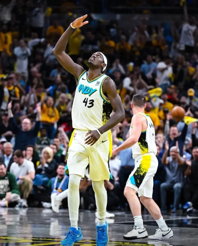 梭哈！！！西亚卡姆才是最应该换的，快去跟管理层讲！！！！！！！！
现在就少个西亚