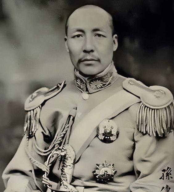 1925年12月，施从滨被押到孙传芳面前，受尽奚落后，被以慢刀割头。十年后，施剑