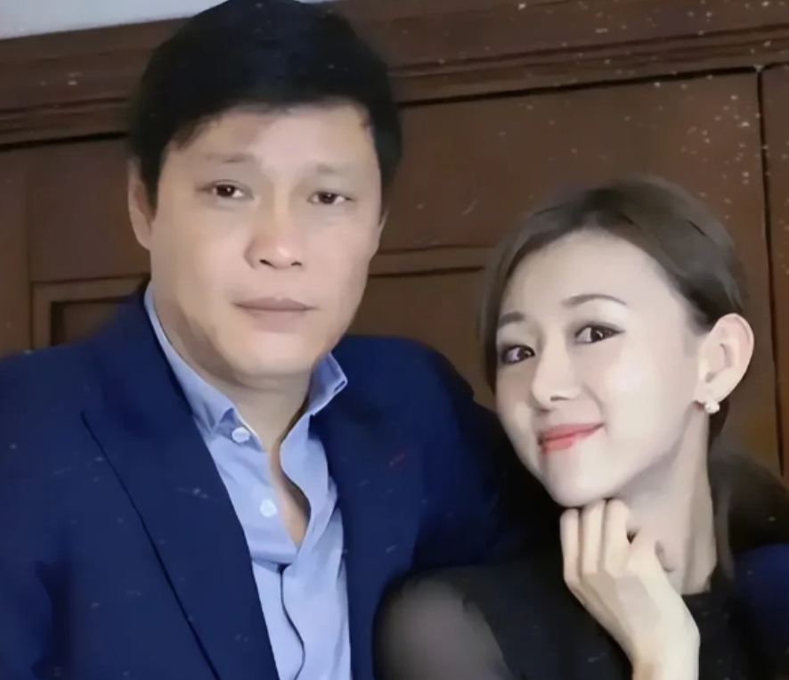 范志毅怒怼球迷真没毛病,
让南通队代替国足会输更惨,
南通队在苏超联赛里算强队,