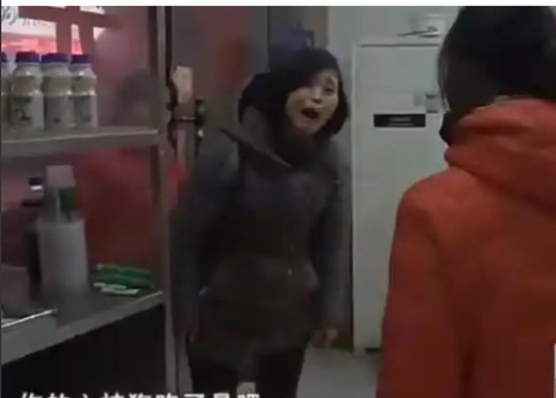 2019年，江西一位女子因接连生下两个女儿被婆婆赶出家门，一年后，前夫患癌，婆婆