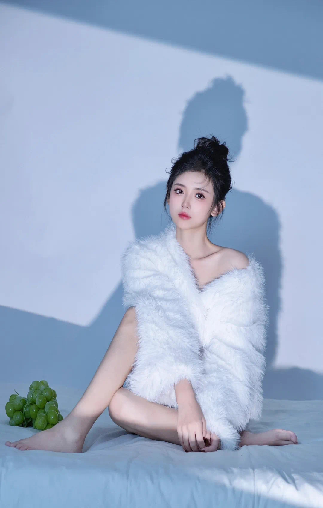 眉眼如画，心似云朵般柔软。
