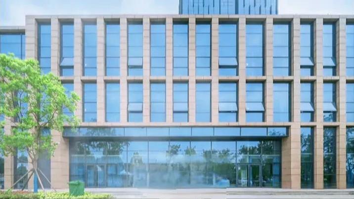 刘强东还在自己老家投资建设了一座互联网医院!
         这家医院位于宿迁
