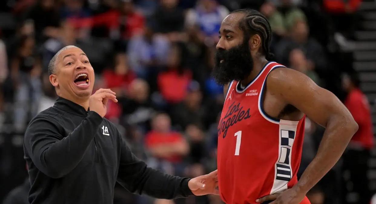 快船无须担忧，今年西部好多坦克队
明年超级大年，好多队都开始摆烂了，估计还会往下