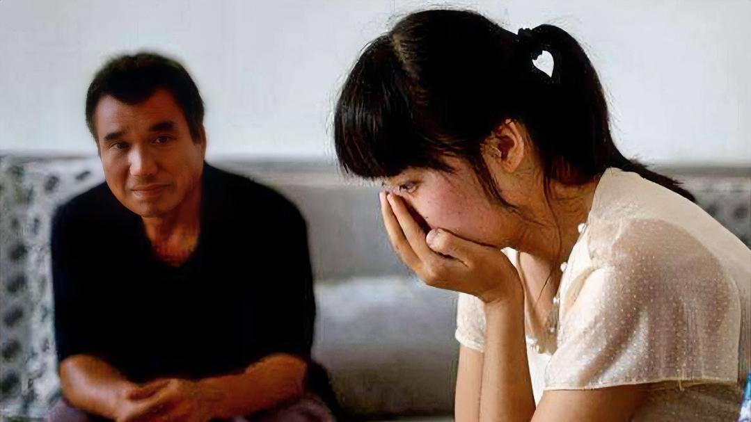 搭伙过三个男人才懂，男人老了都一样。  



一位56岁的女性在网络视频中分享