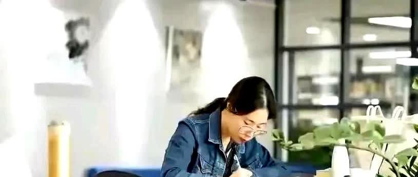 拿到驾照那一刻，整个人都飘了！

谁懂啊，顶着大太阳练车的苦终于熬出头了。
