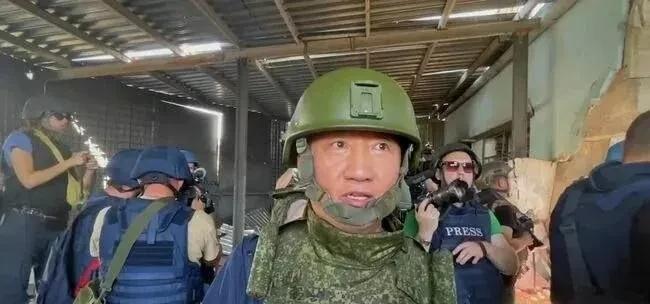 在库尔斯克州，昨天凤凰卫视记者卢宇光在遭乌军无人机袭击时受伤，他向俄新社记者表示