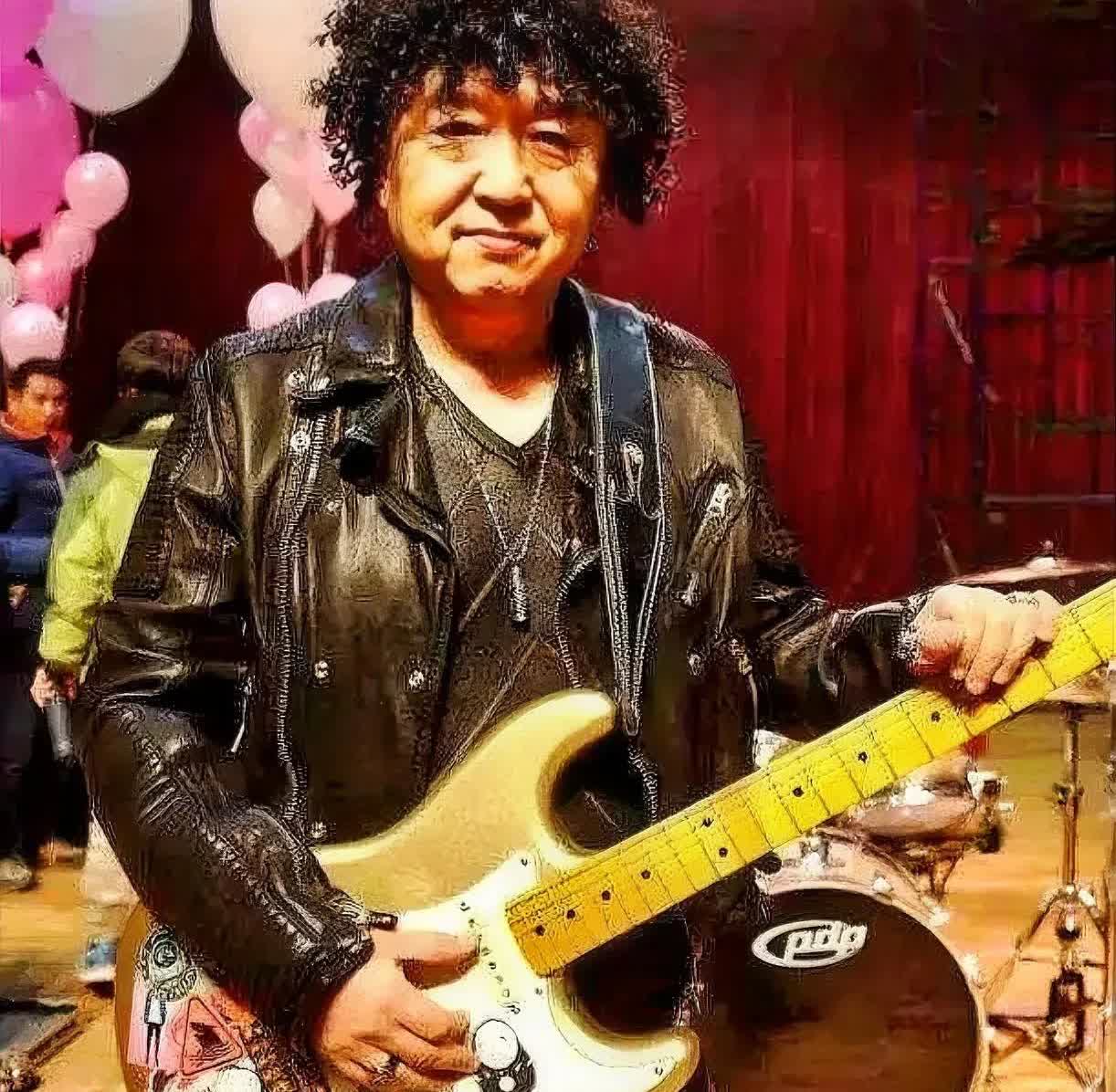 终于明白岳云鹏的演唱会
为什么只有郭德纲
而他的老搭档于谦，并没有跟他一起来