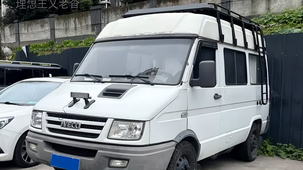 3门3座后厢大，依维柯得意改装床车旅行，轻客露营车自驾游更给力
