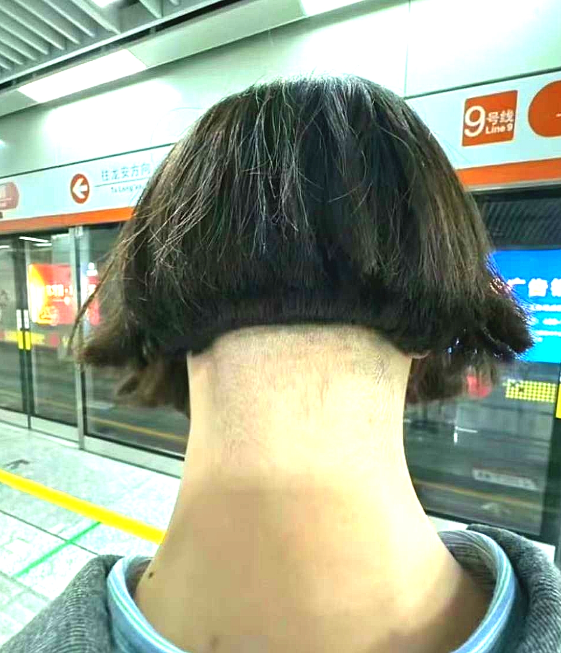 杭州，某女子花三位数剪的头