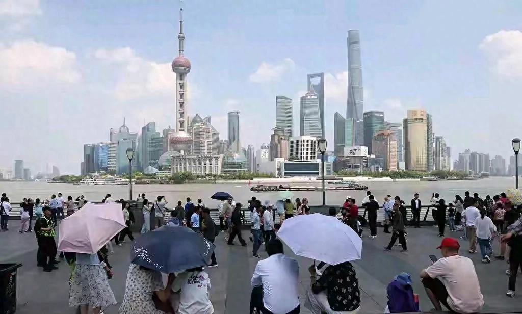 五一热门地区旅收排名：北上只能垫底，四川235亿第二，第一是谁？
五一假期刚过，