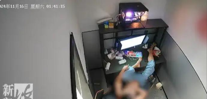 上海一26岁的小伙明明知道自己有严重的糖尿病，还跑到网吧上网。连续上了3天2夜，