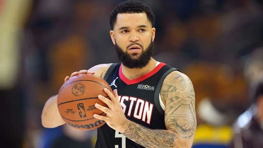 美媒Fullcourtpass更新社交媒体，转载记者Kelly Iko有关火箭的