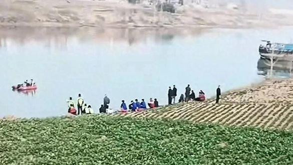 悲哀！儿子找不到媳妇，父亲跳河轻生，网友：当地彩礼二十八万八